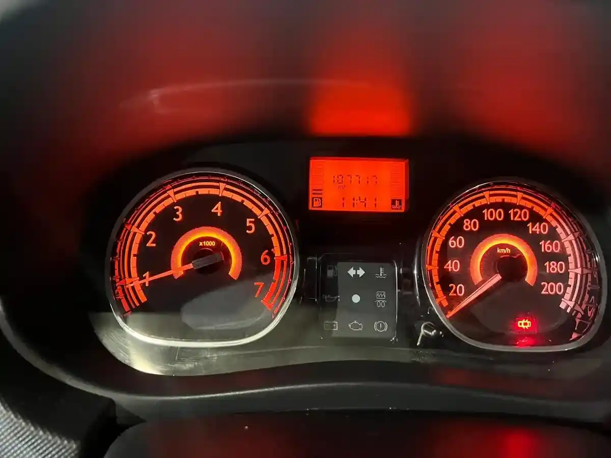 Renault Sandero 1.6 Confort 2011 - foto 5