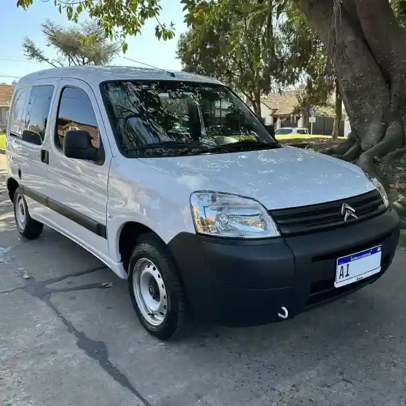 Citroën Berlingo 1.6 Hdi Mixto 5 Asientos Homologado 2026 - foto 1