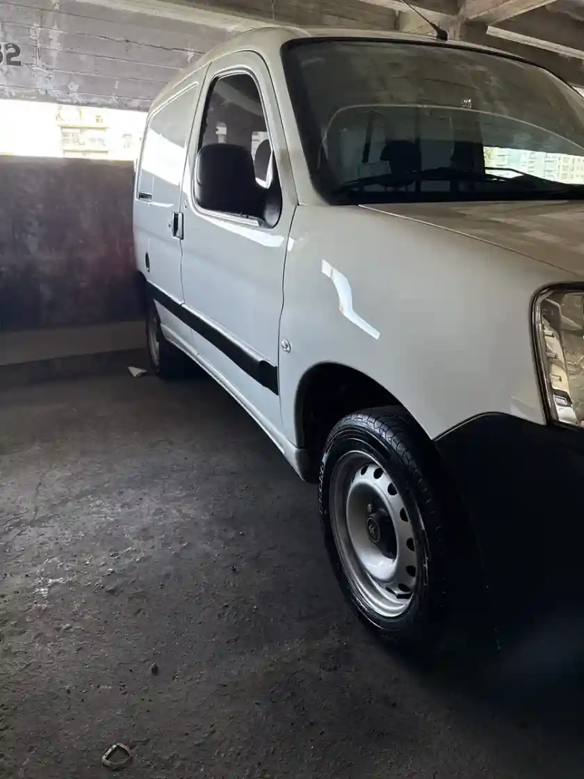Citroën Berlingo Furgon 1.6 Hdi 92 Bussines 2024 - foto 3