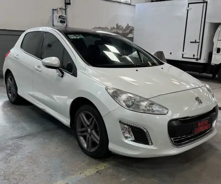 Peugeot 308 2015 - foto 1
