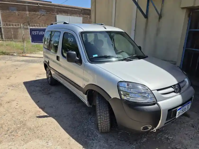 Peugeot Partner Patagónica 1.6 Hdi Vtc Plus 92 2022 - foto 2