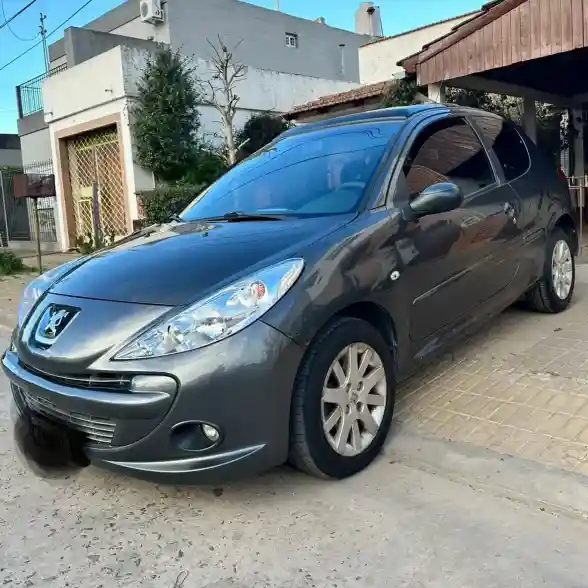 Peugeot 207 2013 - foto 1