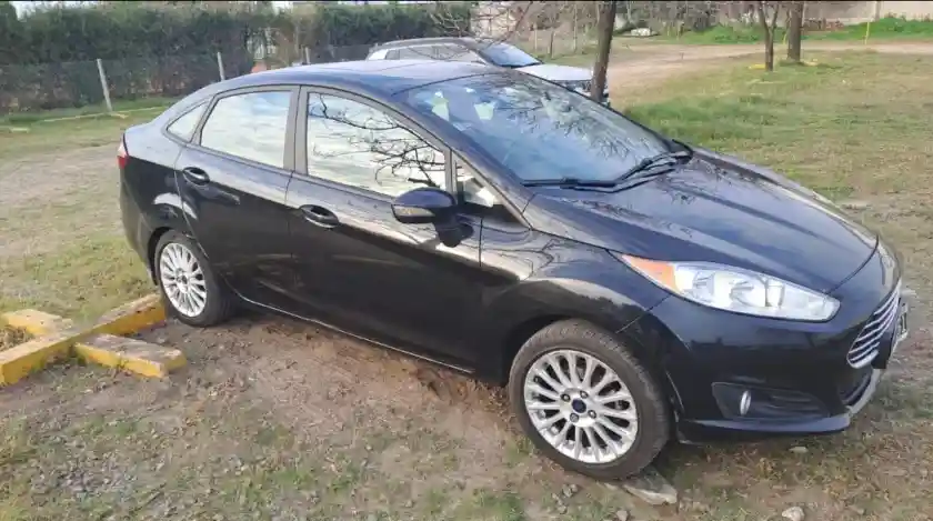 Ford Fiesta 1.6 Se Plus 2015 - foto 1