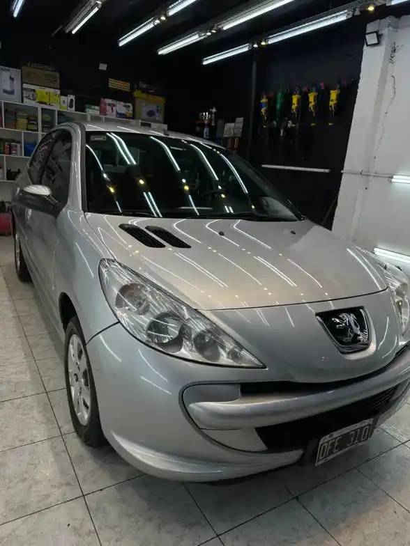 Peugeot 207 1.4 Active 75Cv 2014 - foto 2