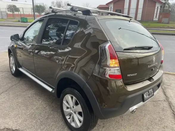 Renault Sandero Stepway 1.6 Confort 105Cv 2014 - foto 4