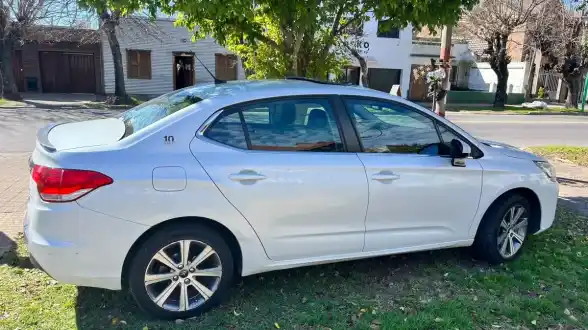 Citroën C4 Lounge 1.6 Thp 165 Feel Pack 10 Años 2018 - foto 3