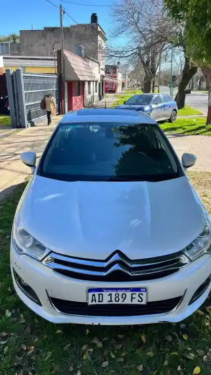 Citroën C4 Lounge 1.6 Thp 165 Feel Pack 10 Años 2018 - foto 4