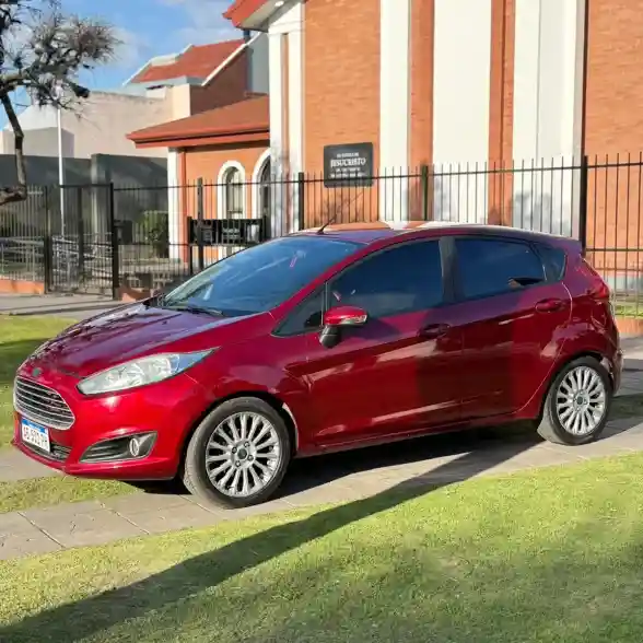 Ford Fiesta Kinetic 1.6 Se Nafta Y Gnc 2017 - foto 2