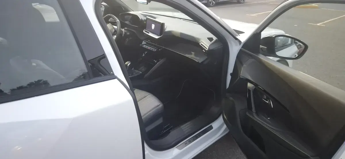 Peugeot 2008 1.0T Gt 2026 - foto 4
