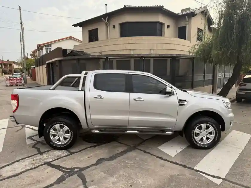 Ford Ranger 2.2 Cd Xlt Tdci 160Cv 4X2 At 2023 - foto 2