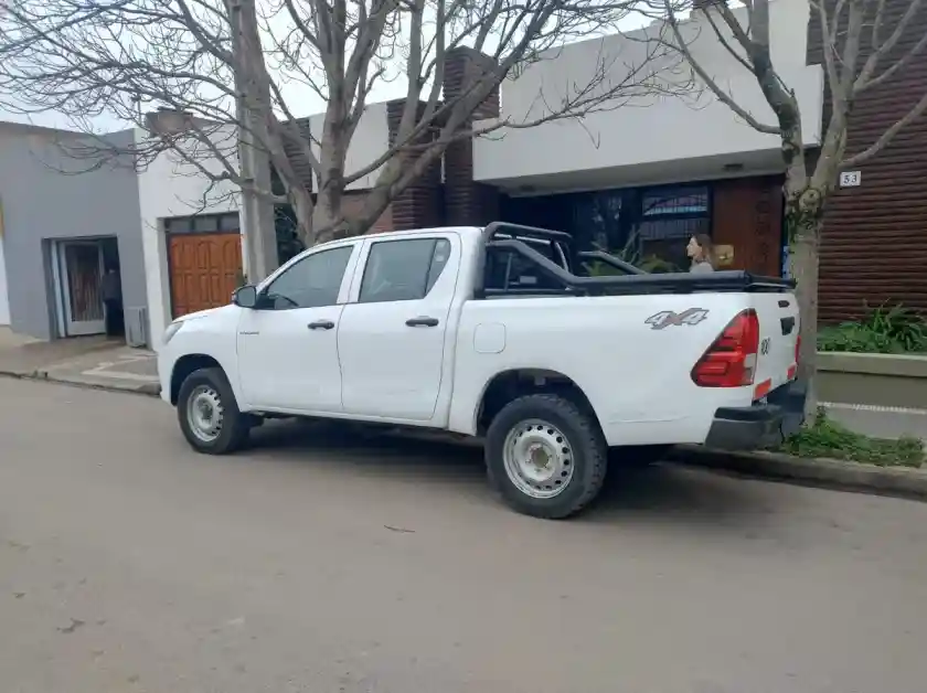 Toyota Hilux Pick-Up 2.4 Cd Dx 150Cv 4X4 2018 - foto 2