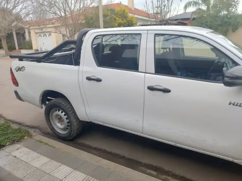 Toyota Hilux Pick-Up 2.4 Cd Dx 150Cv 4X4 2018 - foto 5