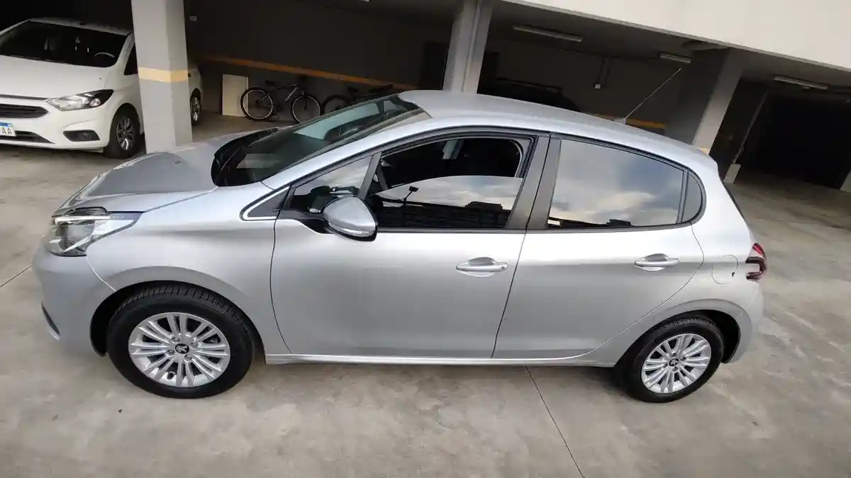 Peugeot 208 1.6 Allure 2018 - foto 4