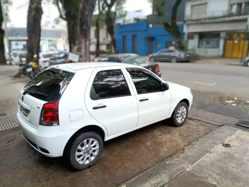 Fiat Palio 1.4 Fire Confort Pack Seg. 2014 - foto 2
