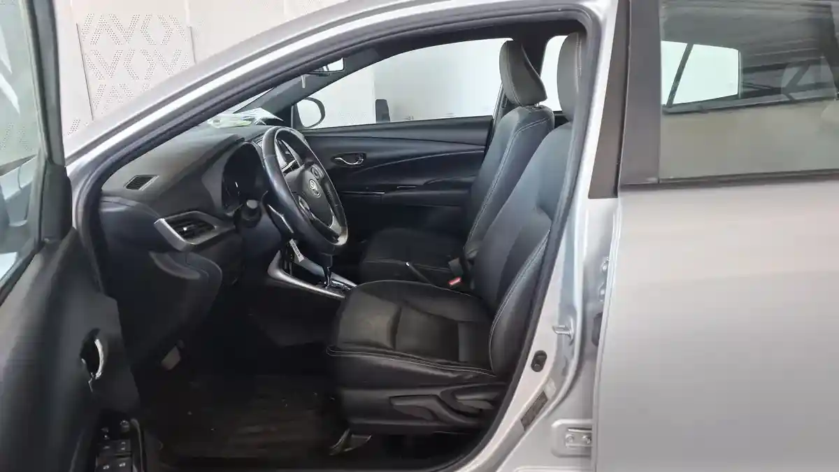 Toyota Yaris 1.5 Xls Pack Cvt 2020 - foto 5