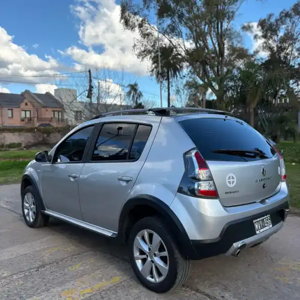 Renault Sandero Stepway 1.6 Privilege Nav 105Cv 2013 - foto 4
