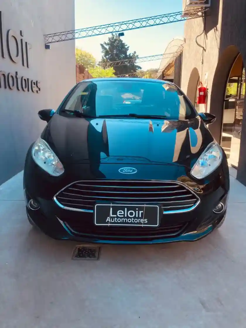 Ford Fiesta Kinetic Design 1.6 Sedan Titanium Powershift 120Cv 2015 - foto 2
