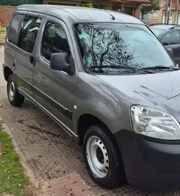 Citroën Berlingo Furgon 1.6 Hdi 92 Bussines Mixto 2018 - foto 1