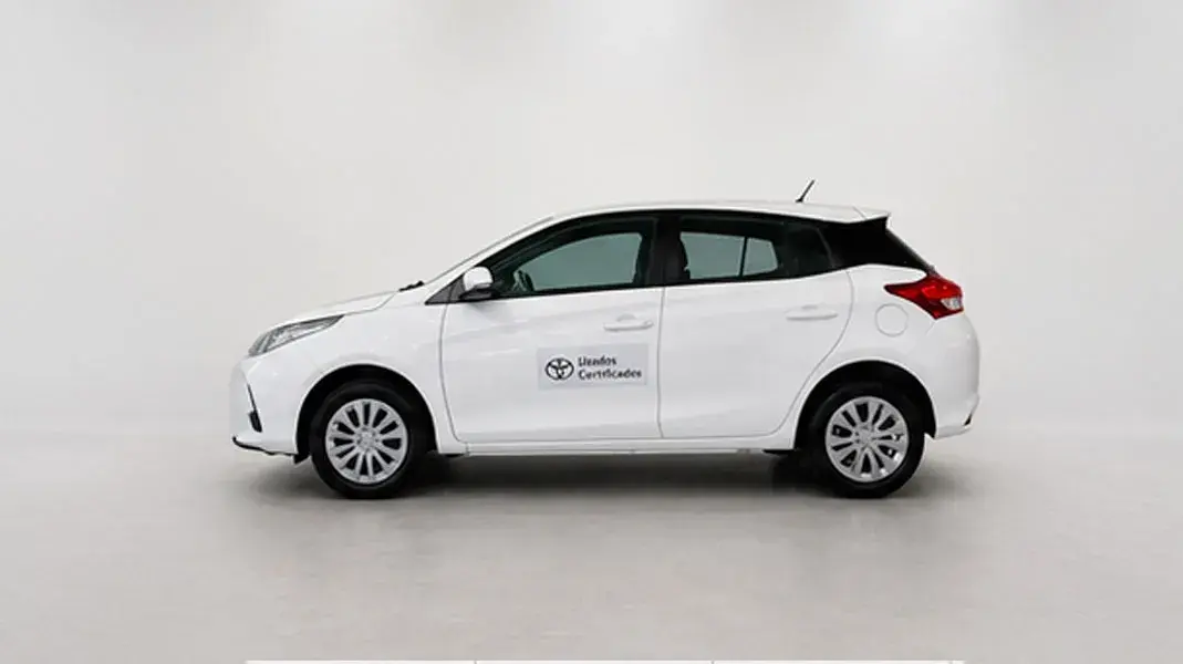 Toyota Yaris 1.5 5 Ptas Xs L/22 2025 - foto 2