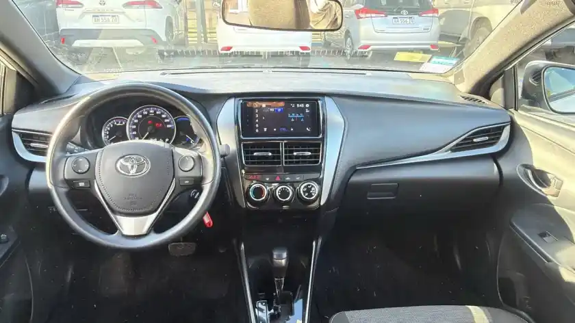 Toyota Yaris 1.5 5 Ptas Xs L/22 2025 - foto 5