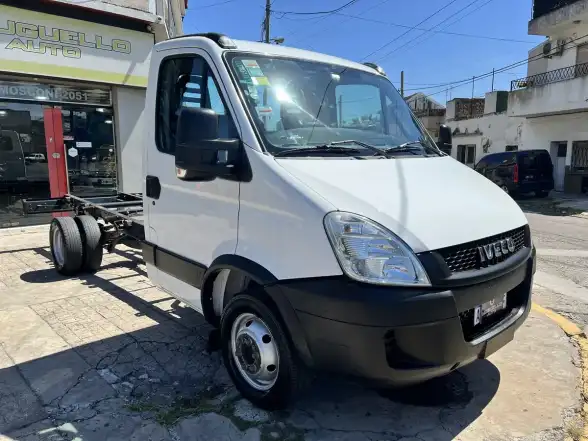 Iveco Daily 3.0 Chasis Cs 35C15 Paso (3750) 2018 - foto 3