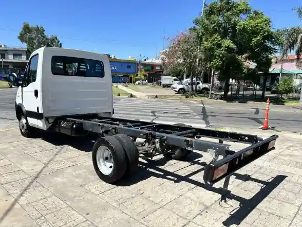 Iveco Daily 3.0 Chasis Cs 35C15 Paso (3750) 2018 - foto 4