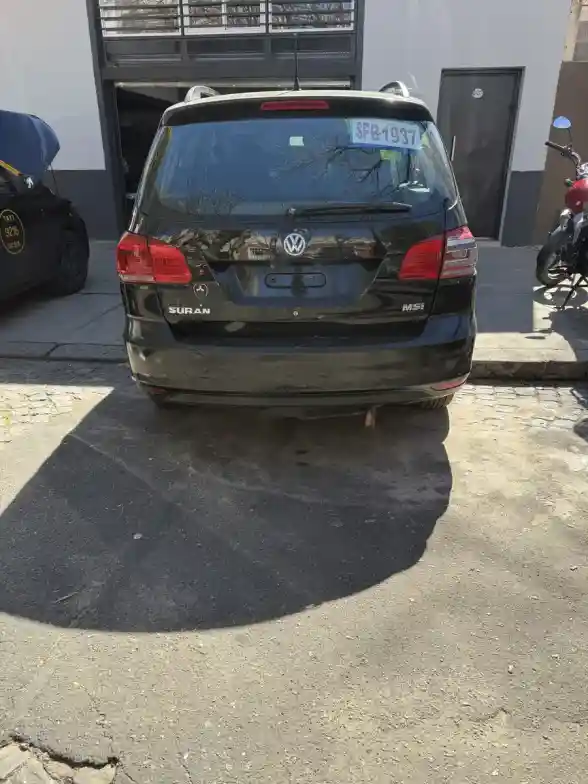 Volkswagen Suran 1.6 5D 6 Puertas 2016 - foto 4