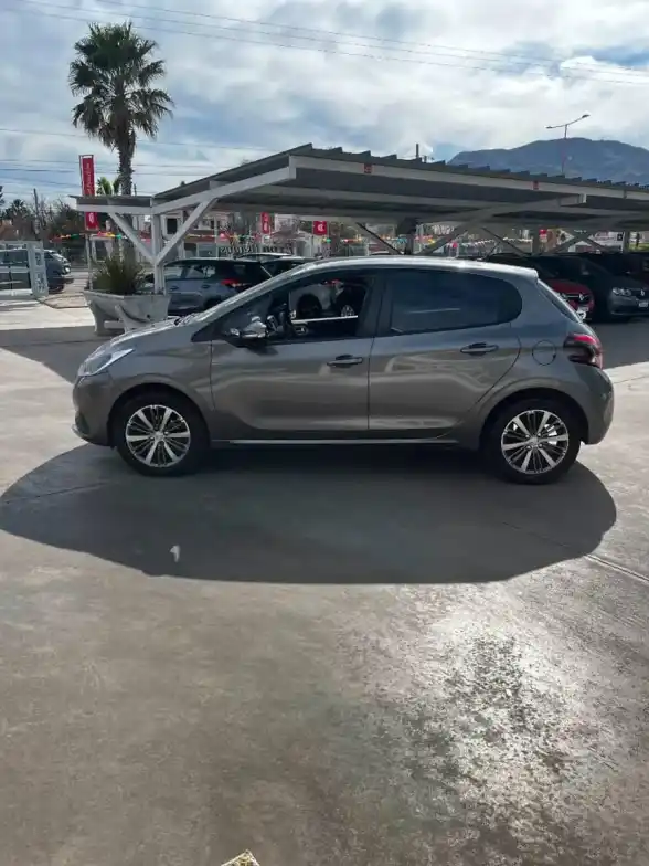 Peugeot 208 1.6 5P Allure 2017 - foto 2