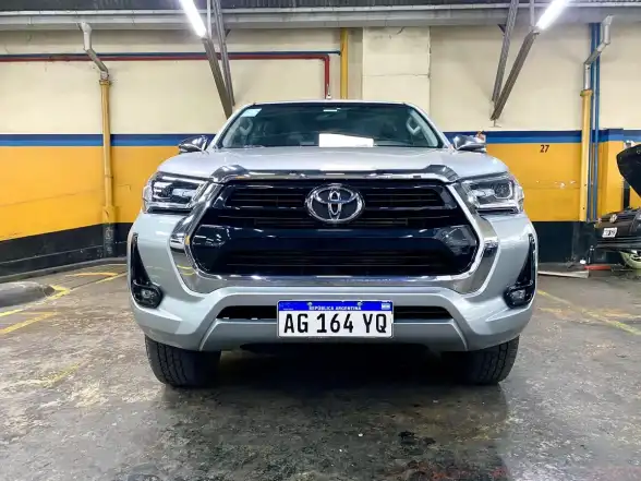 Toyota Hilux Pick-Up 2.8 Cd Srv 177Cv 4X2 2023 - foto 3