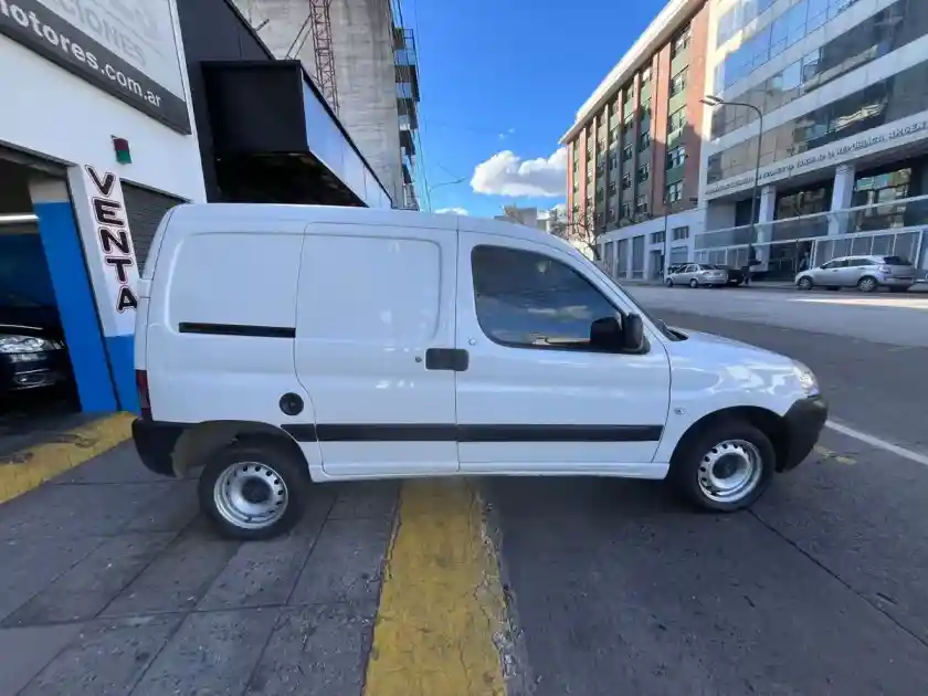 Citroën Berlingo Furgon 1.6 Vti 115 Business 2023 - foto 3