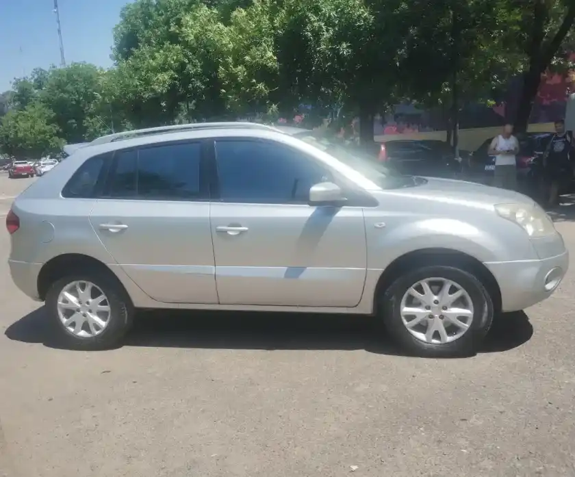 Renault Koleos 2.5 Dynamique 4X4 Mt 2011 - foto 2