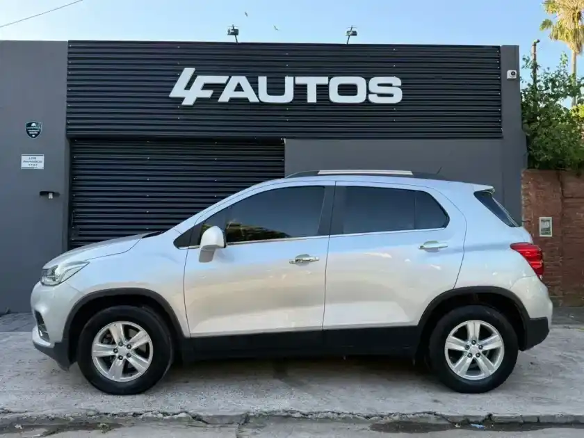 Chevrolet Tracker 1.8 Ltz Fwd Mt 140Cv 2019 - foto 4