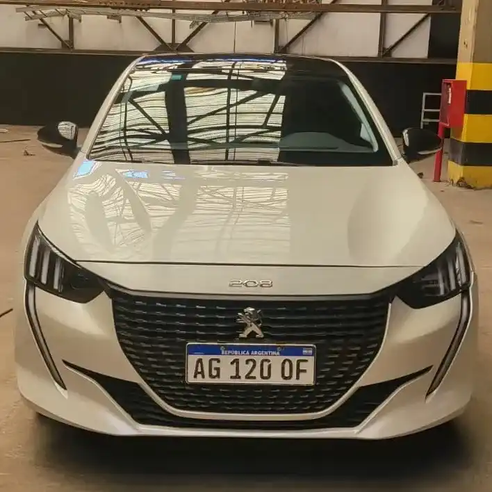 Peugeot 208 2023 - foto 1