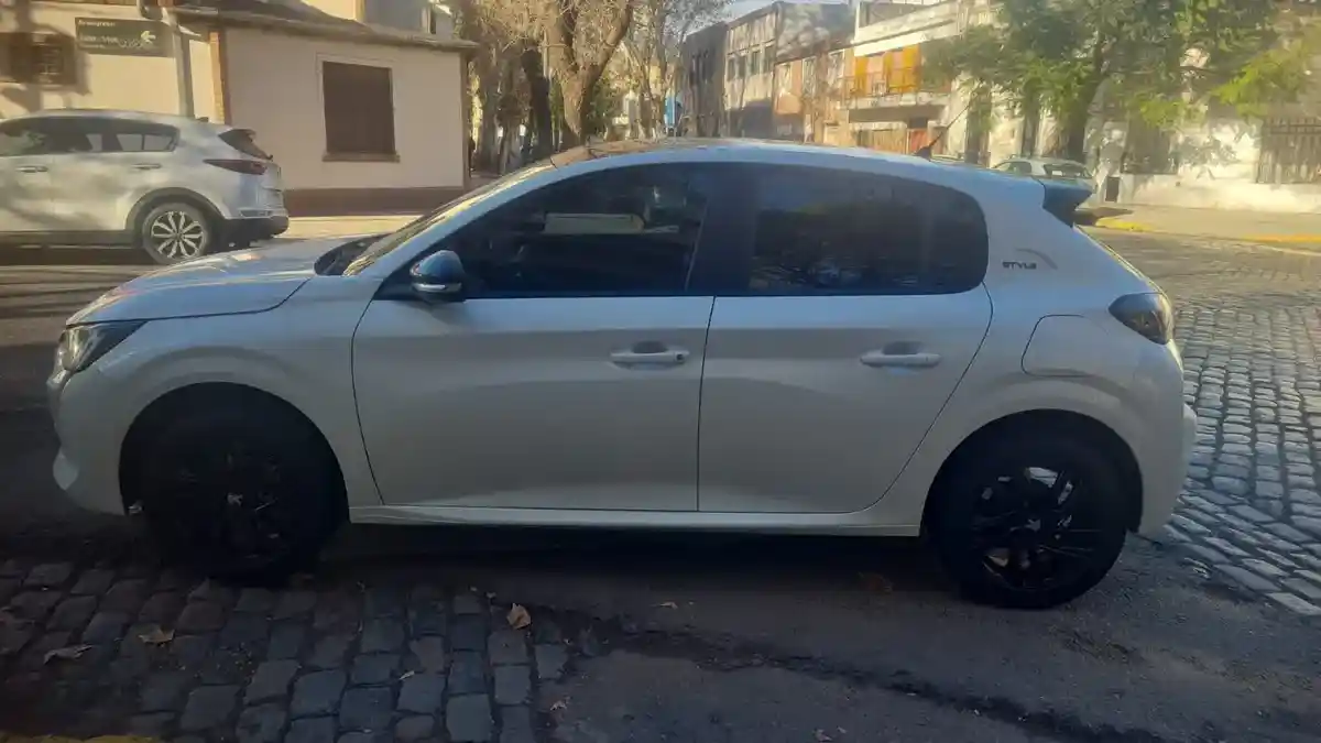 Peugeot 208 1.6 Style 2023 - foto 4