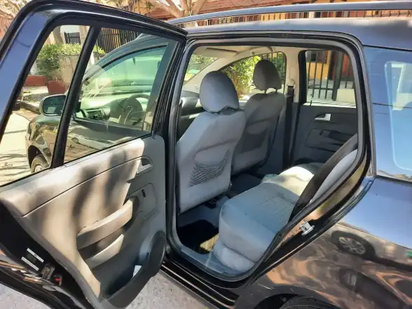 Volkswagen Suran 1.6 I Comfortline 60A 2006 - foto 5