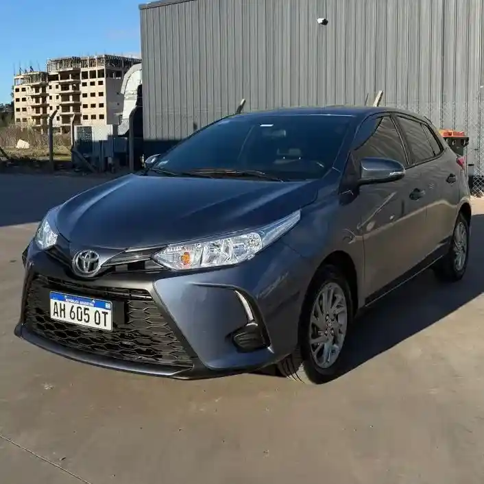 Toyota Yaris 2025 - foto 1