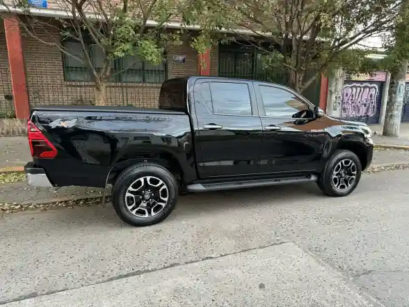 Toyota Hilux 2.8 Cd Srx 177Cv 4X4 At 2022 - foto 3