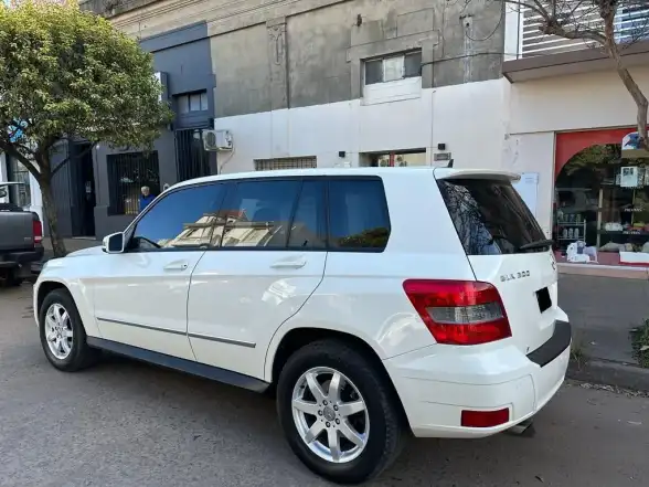 Mercedes-Benz Clase Glk 2.5 Glk300 V6 City 4Matic 2010 - foto 4
