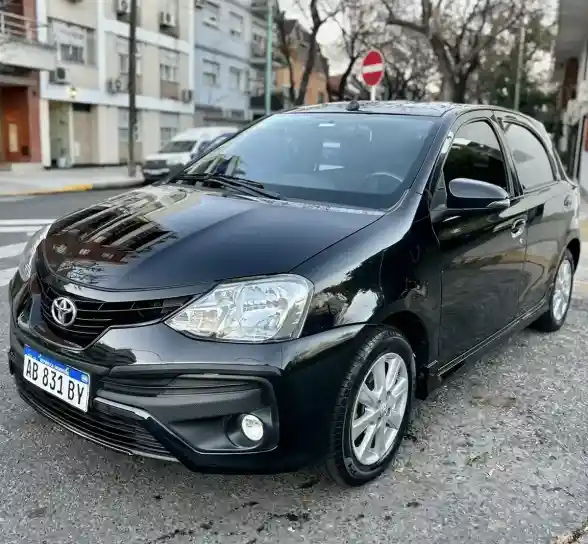 Toyota Etios 1.5 Xls 2017 - foto 1