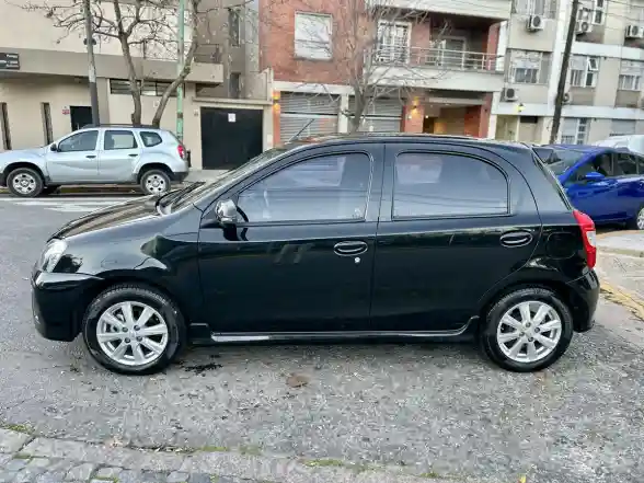 Toyota Etios 1.5 Xls 2017 - foto 2