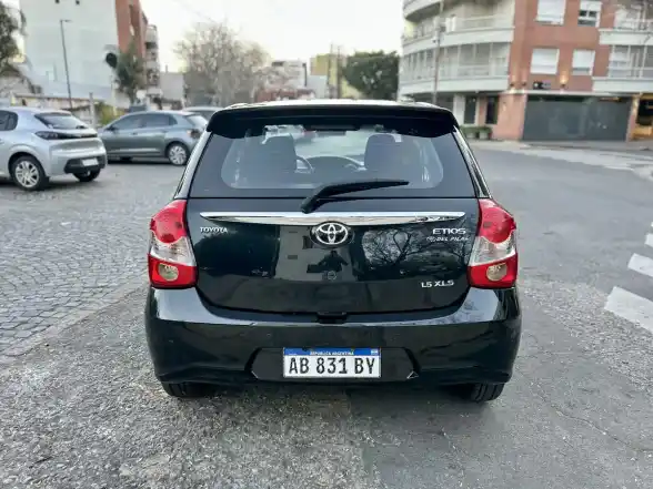Toyota Etios 1.5 Xls 2017 - foto 4