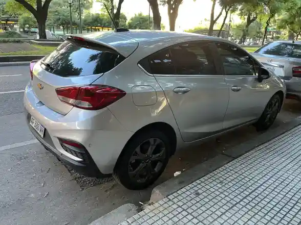 Chevrolet Cruze 5 1.4 Ltz At 5P 2022 - foto 2