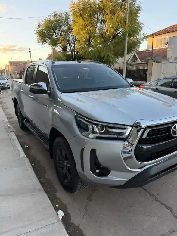 Toyota Hilux Pick-Up 2.8 Cd Srv 177Cv 4X4 2023 - foto 2
