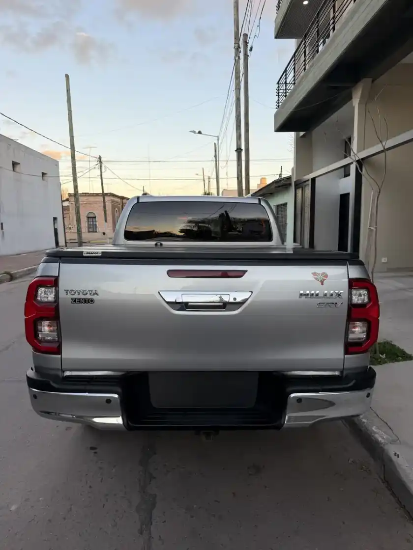 Toyota Hilux Pick-Up 2.8 Cd Srv 177Cv 4X4 2023 - foto 4