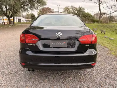 Volkswagen Vento 2.5 Luxury Tiptronic 170Cv 2011 - foto 4