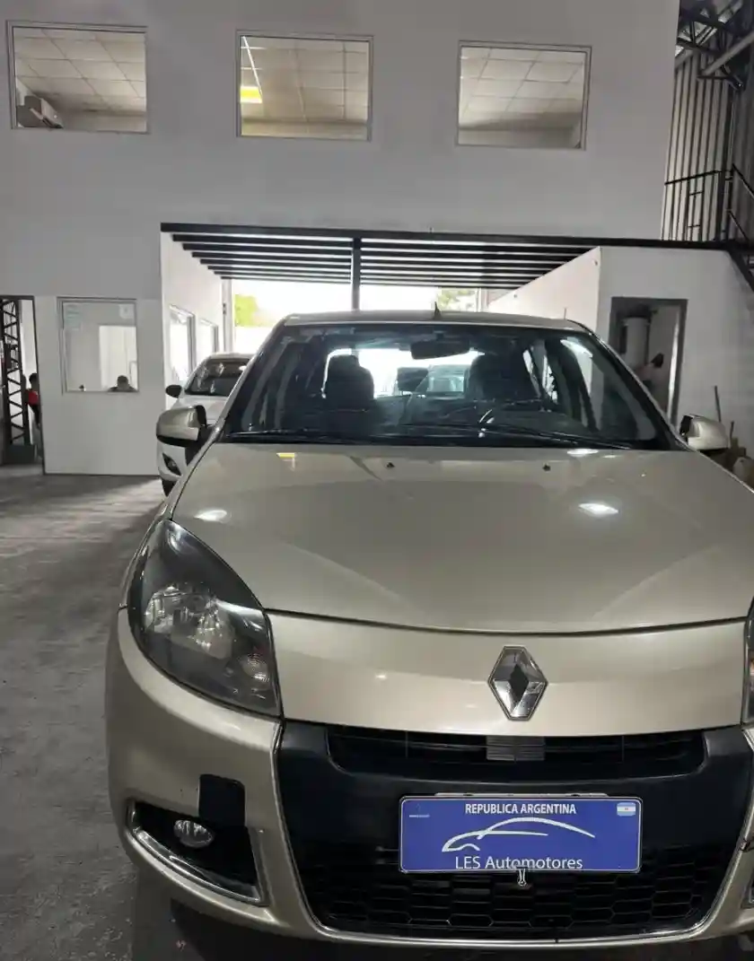 Renault Sandero 1.6 Privilege 105Cv 2013 - foto 2