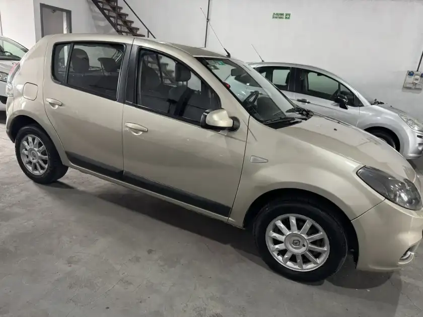 Renault Sandero 1.6 Privilege 105Cv 2013 - foto 4