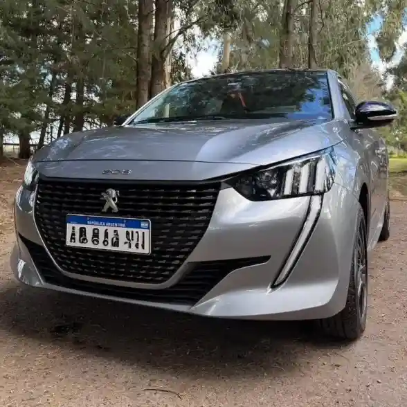 Peugeot 208 1.6 Style Tiptronic 2023 - foto 1