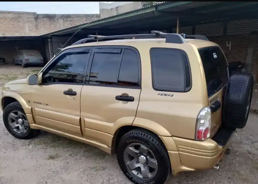 Chevrolet Grand Vitara 2000 - foto 1