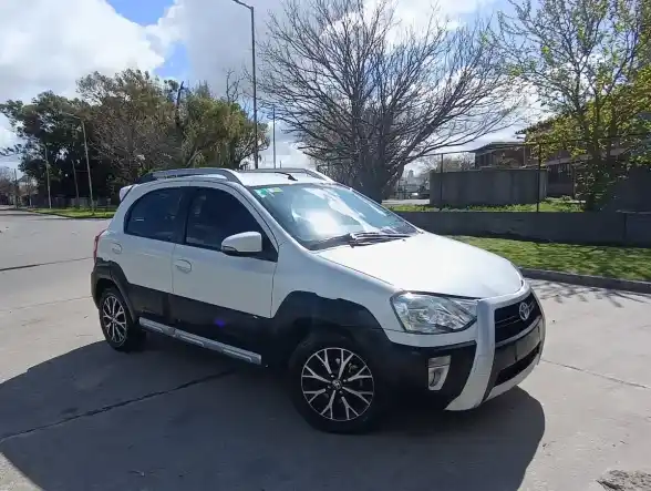 Toyota Etios 1.5 Cross 2017 - foto 4